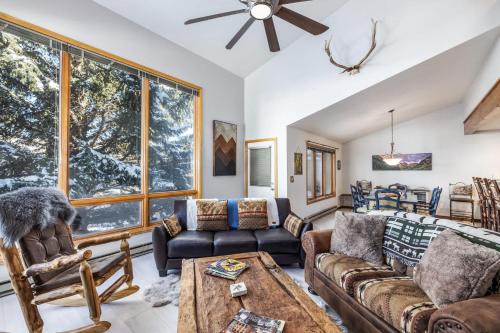Trail Ridge Retreat - Sleeps 8