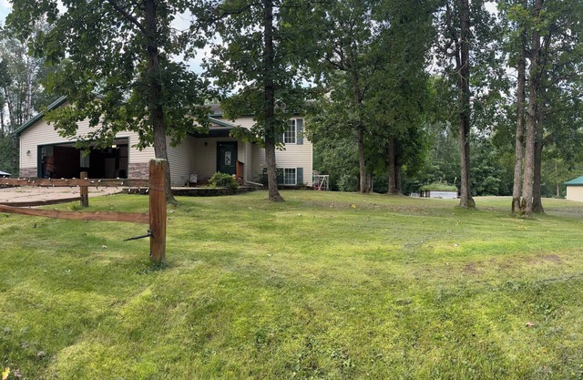 Trailhead retreat is located near trails, lakes and near Heartland Hockey Camp.