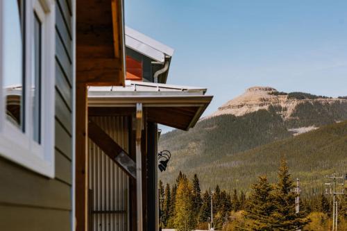 Trailhead Tuck-inn