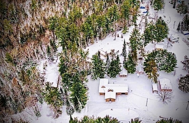 Trails Lodge retreat is steps from The bar and ORV trails!!!