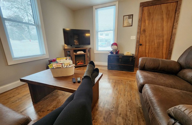 Trailside by Backwoods Ventures, Trailside Getaway near beaches, waterfalls, hiking