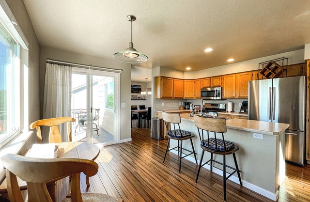 Trailside Getaway Minutes to Ft. Carson/Airport