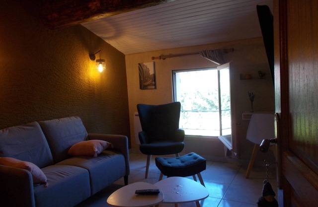 Tramontane, bedroom and TV room, near Avignon.