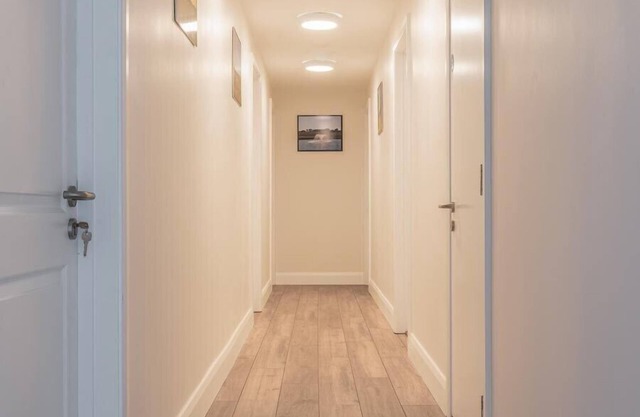 Tramore Beach Room (@BurrowLodge)