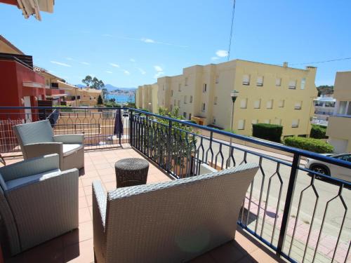 TRAMUNTANA - Casa amplia, moderna y muy bien equipada, situada en la zona de Grifeu - ES-228-144