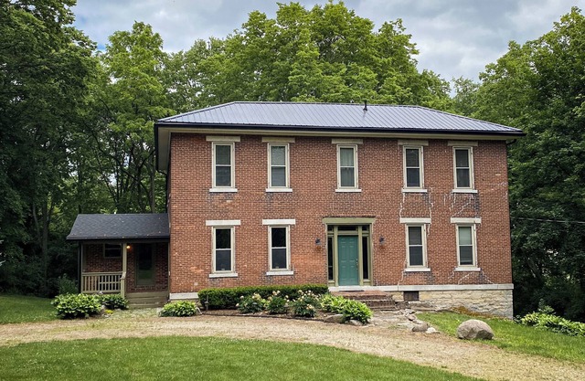 Tranquil 1834 Homestead, 2-story deck, fire pit, & pet friendly.