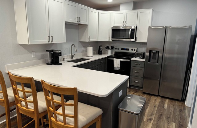 Tranquil 2-bedroom house in beautiful Tallahassee - completely remodeled with AC