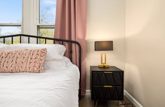 Tranquil 3-Bed Retreat: Sleeps 7
