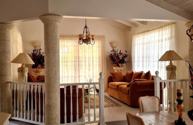 Tranquil 3-Bedroom House With AC In St James