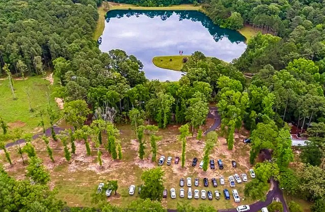 Tranquil 30-Acre Venue with Stunning Waterfront and Versatile Event Spaces