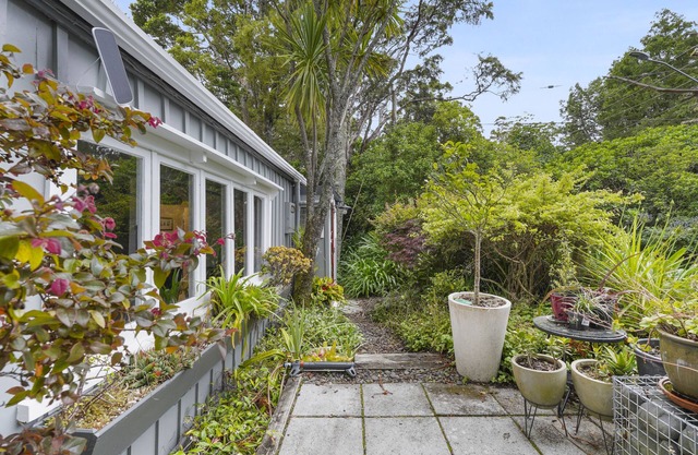 Tranquil Bush Haven - Gardens - Bayview