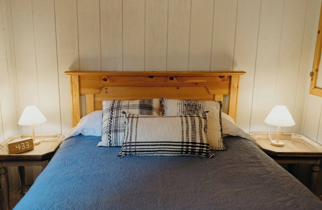 Tranquil cabin with WiFi in charming Wasilla