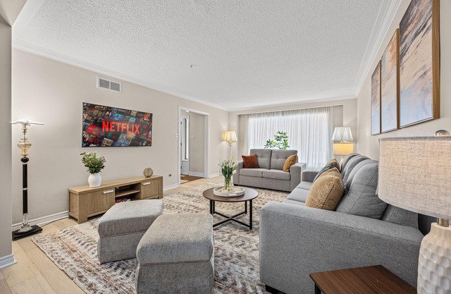 Tranquil & Comfortable: 5BR Retreat in Georgetown