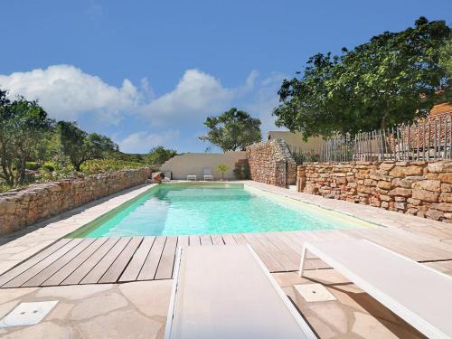 Tranquil Stay in Villesèque
