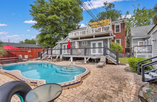Tranquil Haven by Forsyth 7 minutes walk to Forsyth Park w/ deck and pool!!
