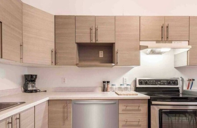 Tranquil Haven in Verdun: Your Home Away from Home
