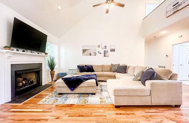 Tranquil Haven: Spacious Retreat for 16+ w/ Games