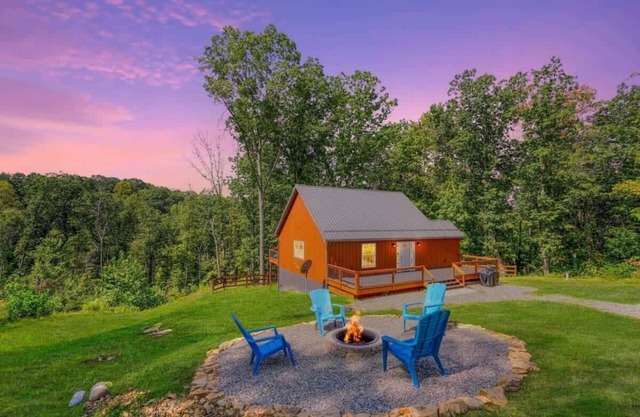 Tranquil Heights Cabin In Hocking Hills- HOT TUB!