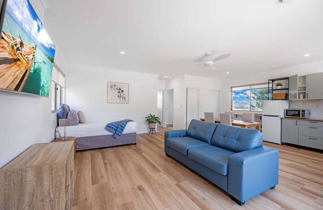 Tranquil Hillside Guest House Getaway