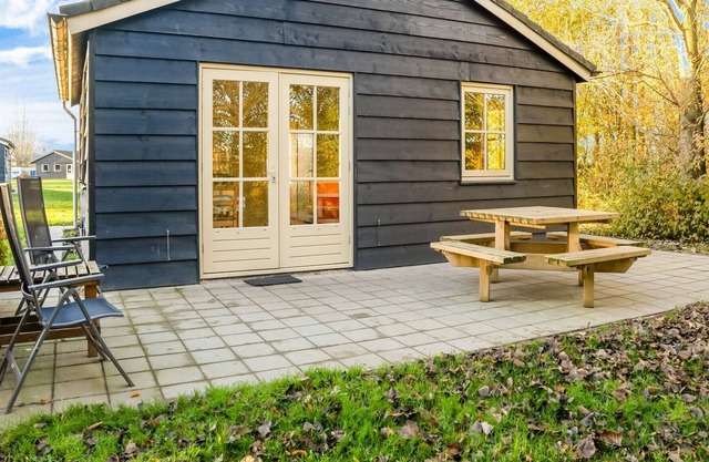 Tranquila casa de vacaciones en Lage Zwaluwe con terraza