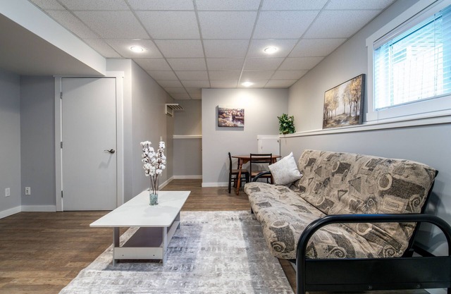 Tranquil HomeAway in the Hampton’s New Area Near Downtown