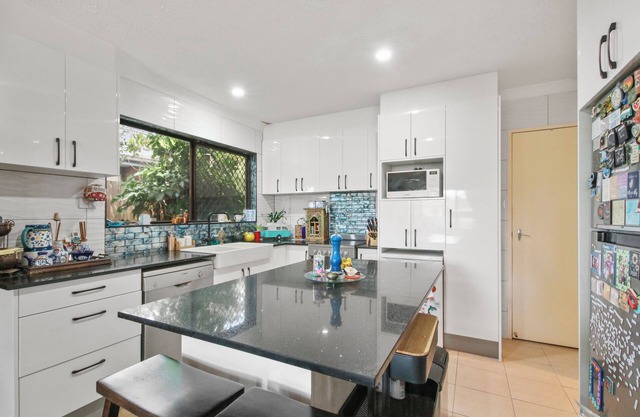 Tranquil homestay 5-minute walk to the beach! 10-minute walk to local amenities.