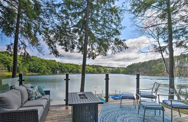 Tranquil Lake Cottage Near Golf w/ Views & Hot Tub