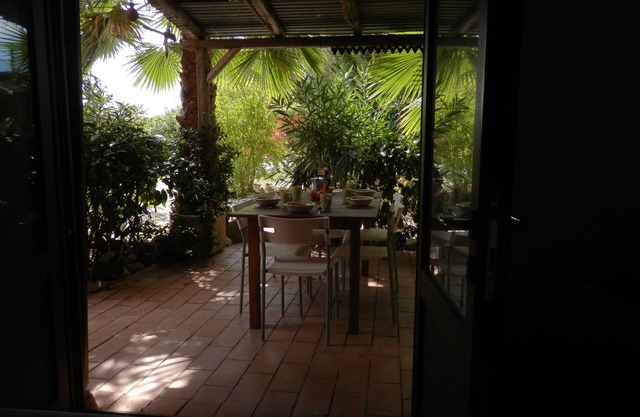 Zona tranquila, cerca del mar y las montañas