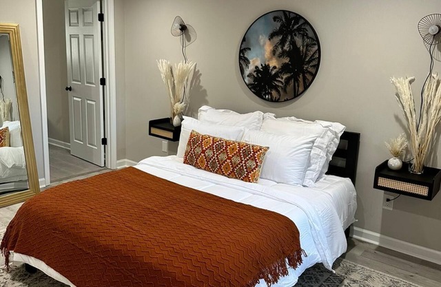 Tranquil Lower level suite w/ Private entrance