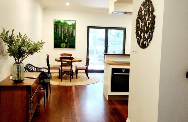 Tranquill Cottage Like Home, With Water Views and a Short Stroll to Towns Centre