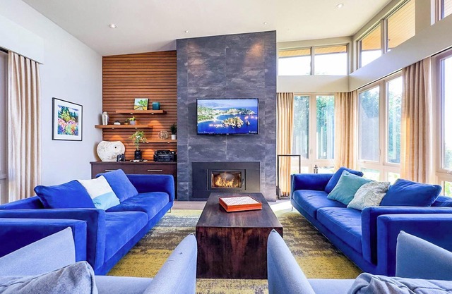 Tranquil Oasis - 3 King Beds, *Lakeview Hot Tub* - Private Lake Access
