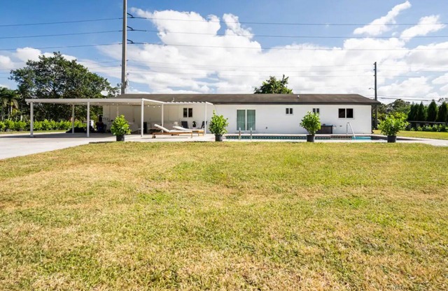 Retiro Rural: Hermosa Casa 3BD con Piscina