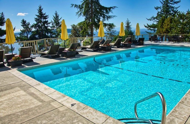 Tranquil Oceanview Lodge A