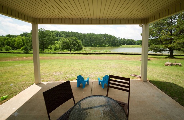 Modern Lake Home- Brand New 3 Bed, 3 Bath, Sleeps 6