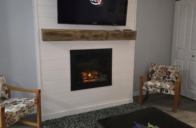 Tranquil Shawnigan Lake retreat. Private self contained Suite