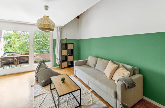 Serene, roomy flat: 10' to lake Zurich & downtown