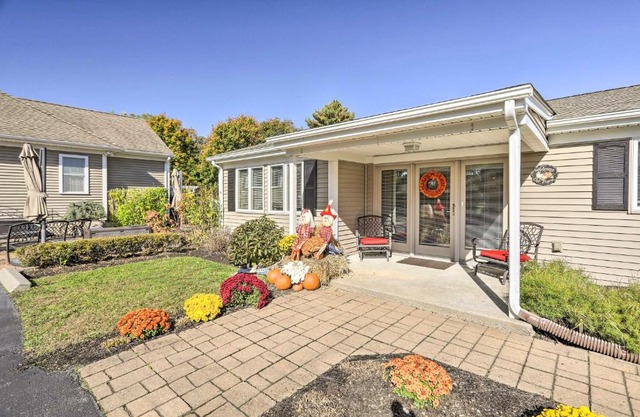 Tranquil Swansea Retreat with Fire Pit and Grill!