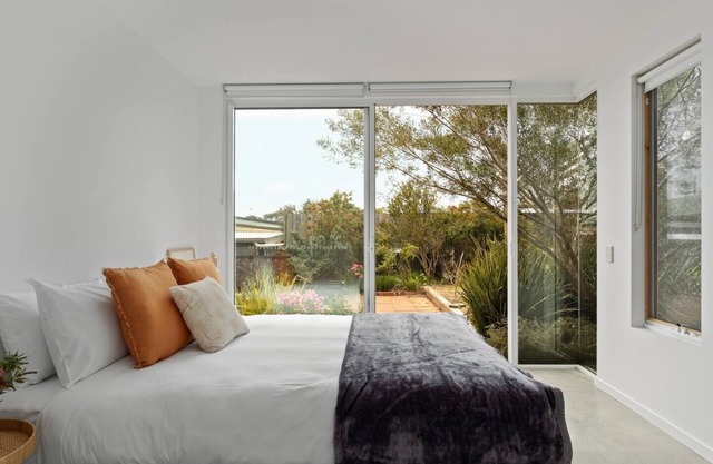 Tranquil Tides Garden Cottage Perfection