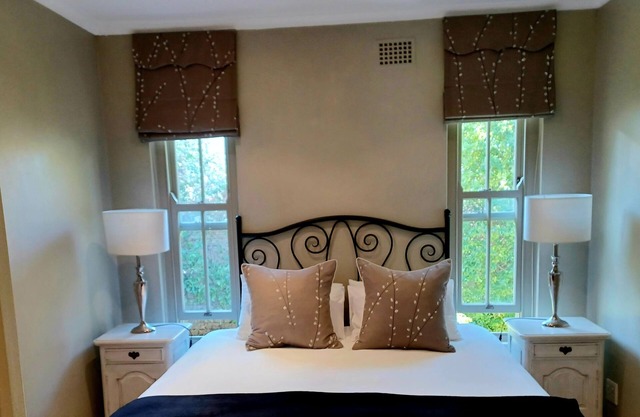 Tranquil Tokai...Close to Constantia Wine Route Muizenberg beach. Tokai Forest.