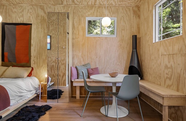 Tranquil Tucker Midcentury Tiny home near shops