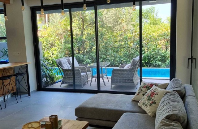 Tranquil vacation home with private pool near hiking routes and near the sea