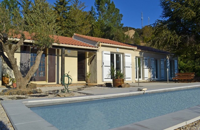 Villa en Berlou con Piscina y Viñedos