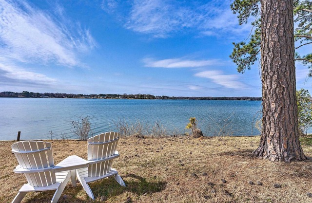 Tranquil Waterfront Cottage with Private Beach!