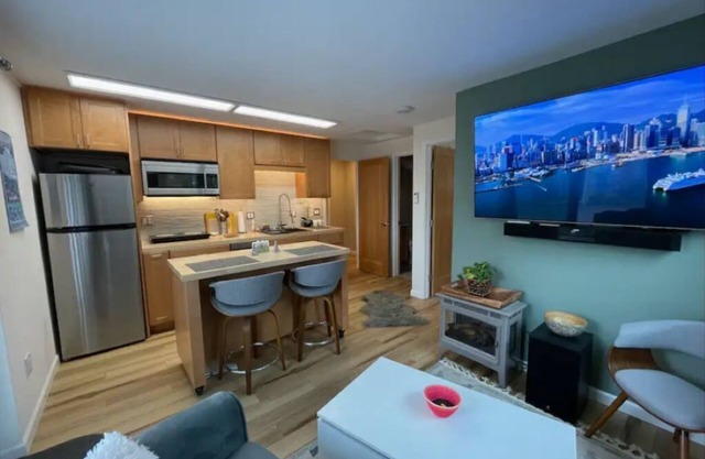 Tranquility Base: 1 BR 1 BA Hood River