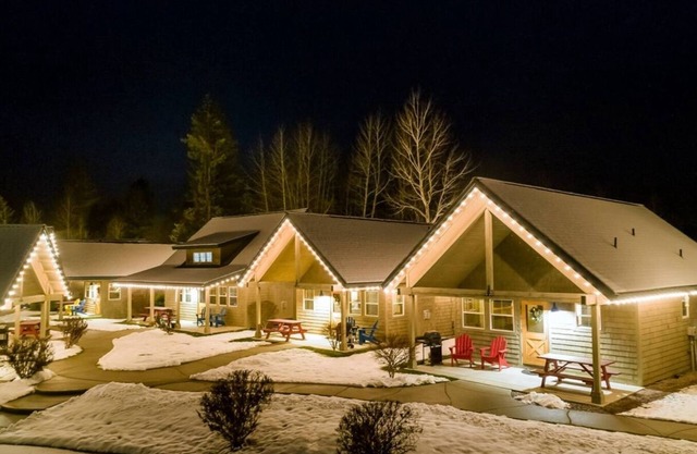 Tranquility Base - Courtyard Beach Bungalow