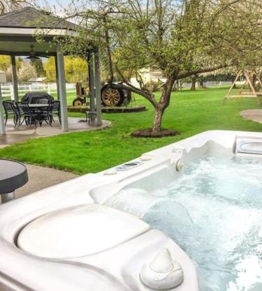 Tranquility Base - Family Fun Modern Farm House