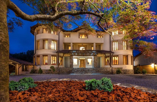 Transilvania Mansion