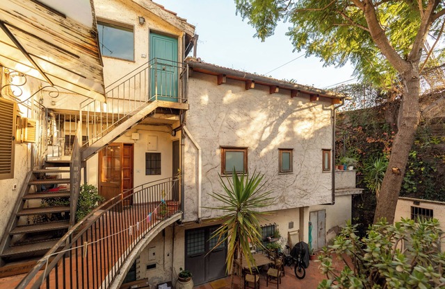 Trastevere Romantic Terraced Apartment