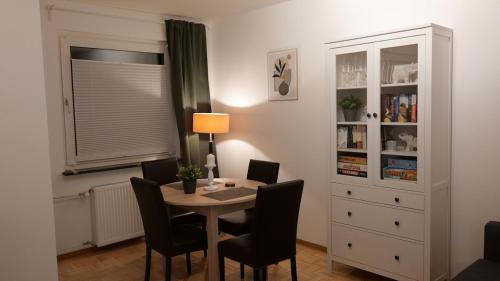 Traumhafte Wohnung mit Kingsize-Bett nähe Uni, Rheinmetall, Mercedes mit Parkplatz