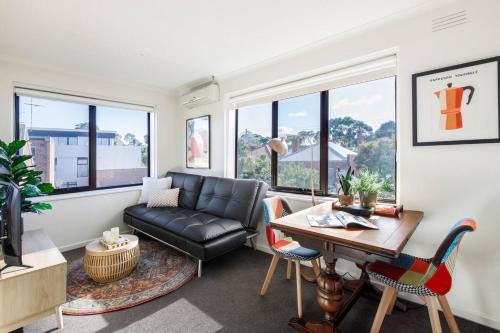 Travancore Nest - Sunlit City Base near Parks & CBD